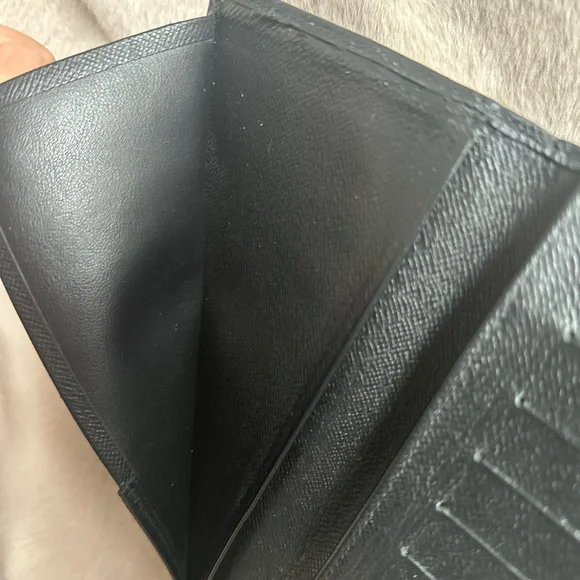 🌹✨🖤Authentic Louis Vuitton Taiga Porte Barre Hand Painted Rose Wallet - Picture 9 of 16